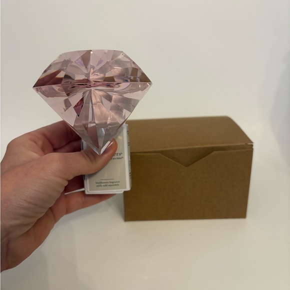 Bath & Body Works 2025 2026 Pink Diamond Wallflowers White Barn Plug In New OS - Picture 4 of 7